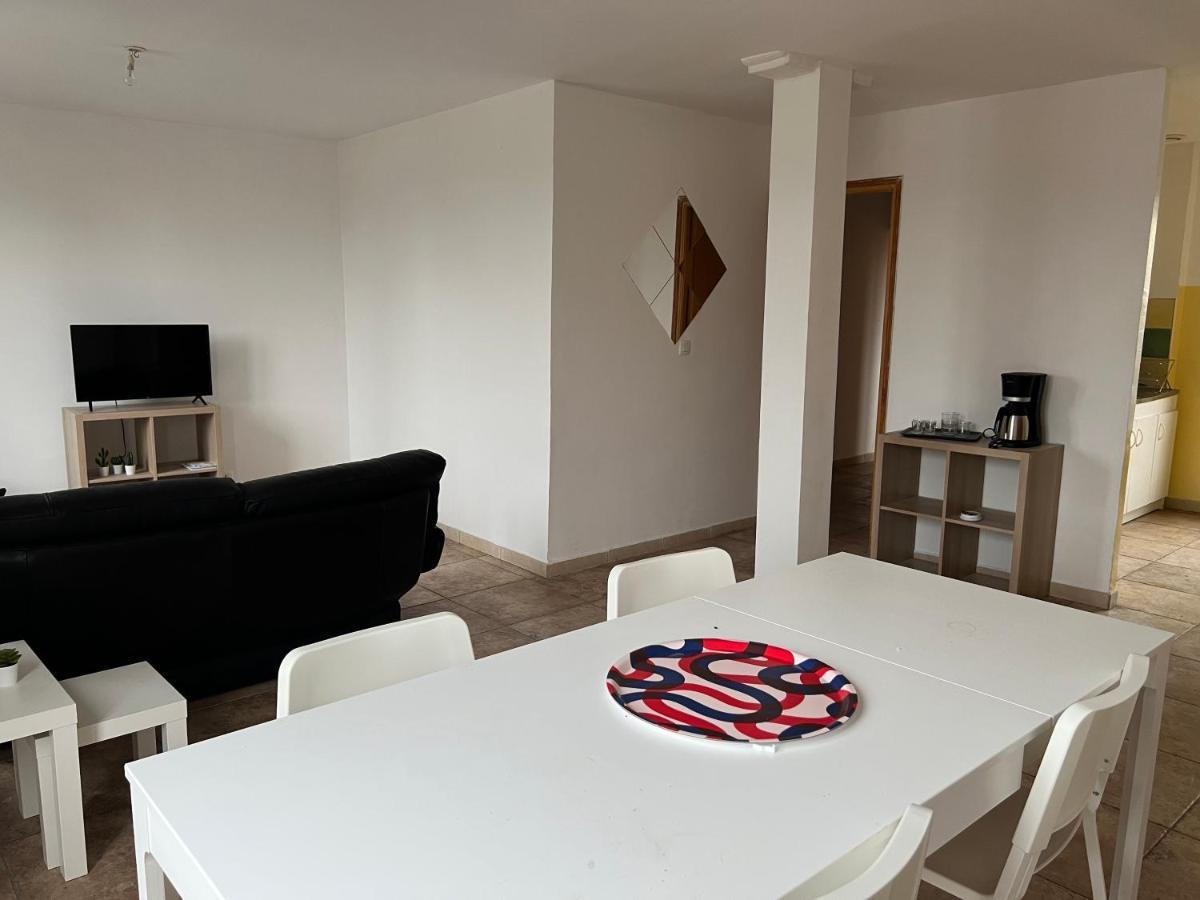 Le Relais De Saint Loup 1 A 66 Personnes Apartment Montereau-faut-Yonne Exterior foto